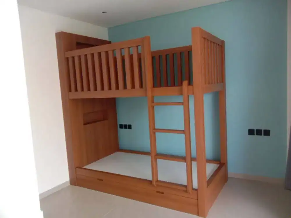 Dipan Tingkat kayu Jati Tua