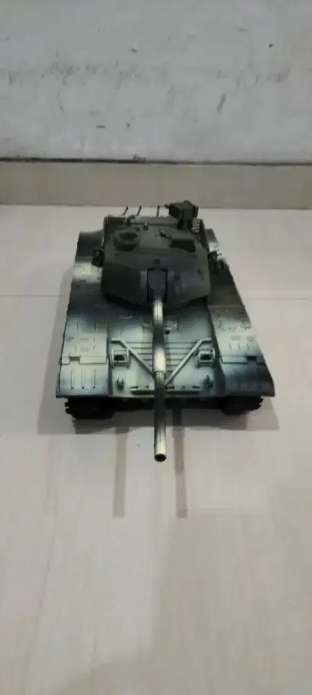 Mainan Anak Tank Perang