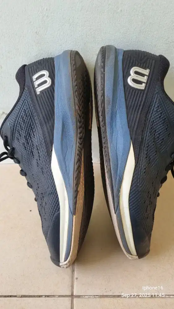 sepatu tennis wilson
