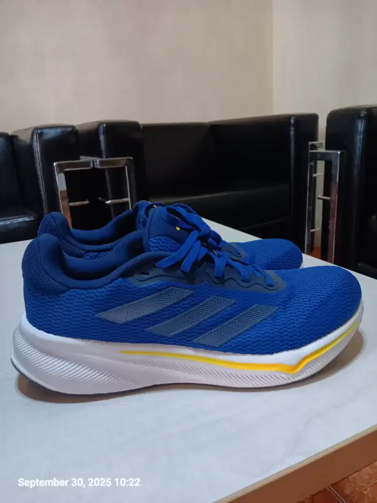 Adidas running shoes BISA NEGO