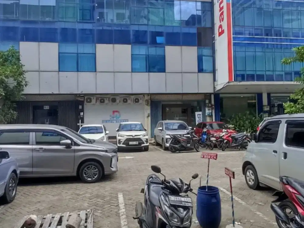 DISEWAKAN! RUKO 4 LANTAI FULL FURNISHED PERLENGKAPAN KANTOR DI KAWASAN STRATEGIS AREA JAKARTA UTARA