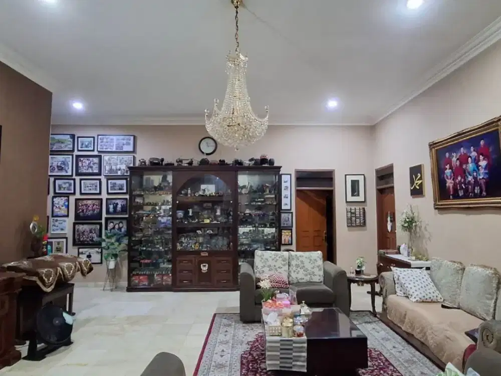 dijual rumah asri nyaman sangat terpelihara karang layung karang setra bdg lokasi strategis halaman sangat luas