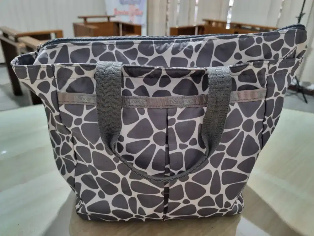 Jual tas lesportsac second