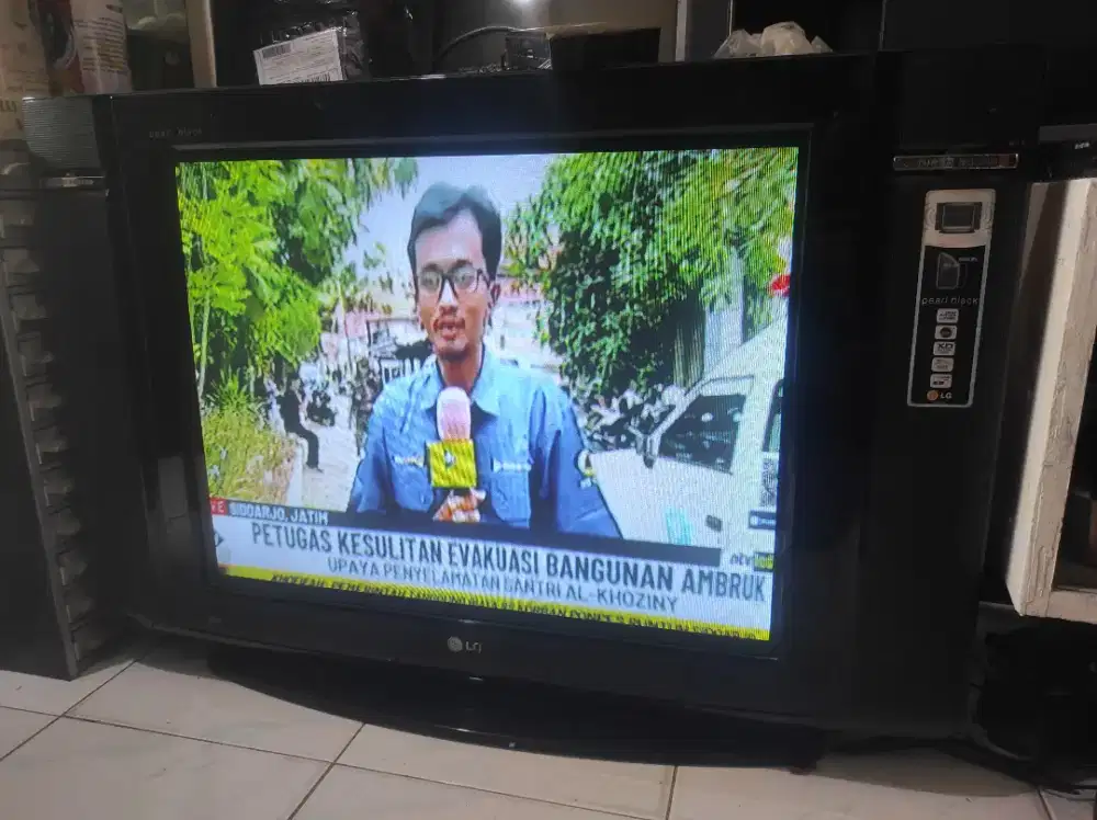 Televisi slim pearlblack LG 29 inch kondisi normal no minus