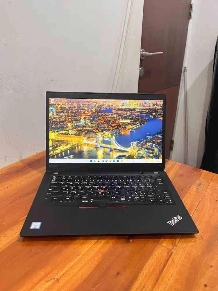 Lenovo Thinkpad T490s Core i7 gen 8 ram 32GB SSD 256GB