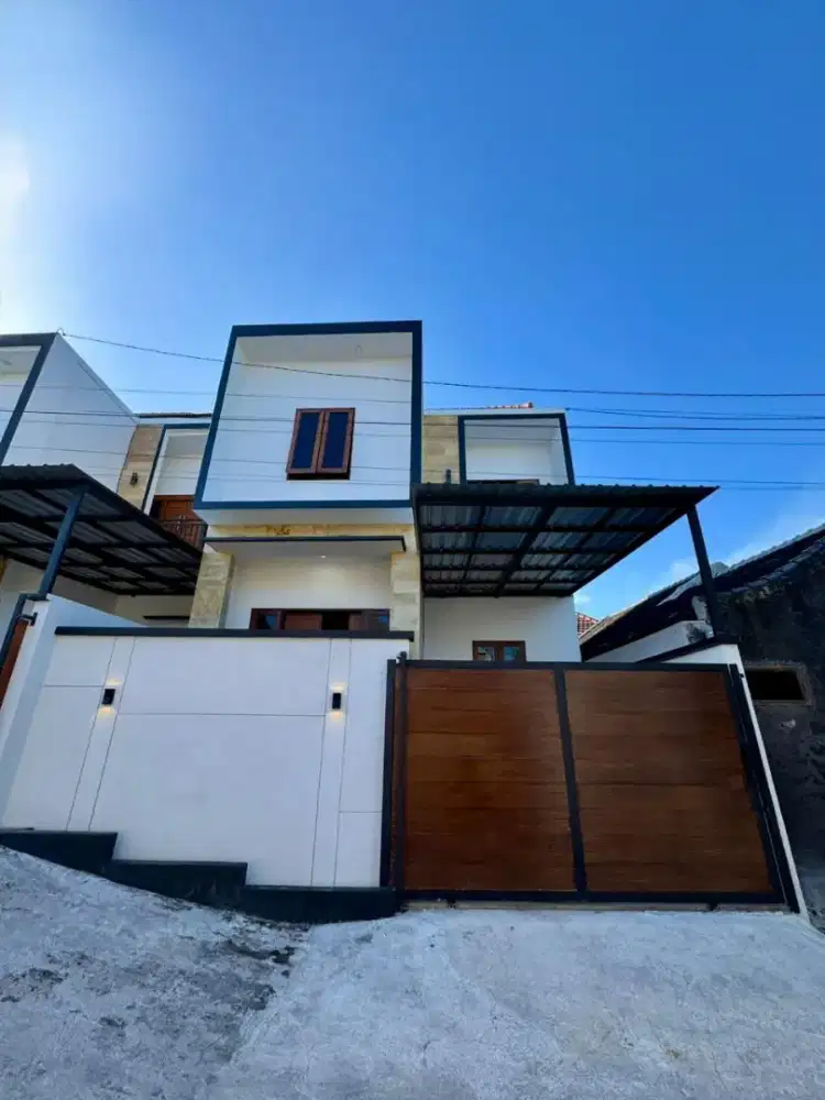 Jual rumah baru premium lantai 2 di Penamparan Jl Gn Andakasa Denpasar