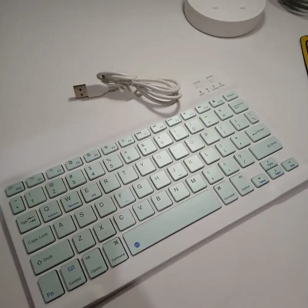 Keyboard wireless bluetooth untuk ipad/android tab tablet