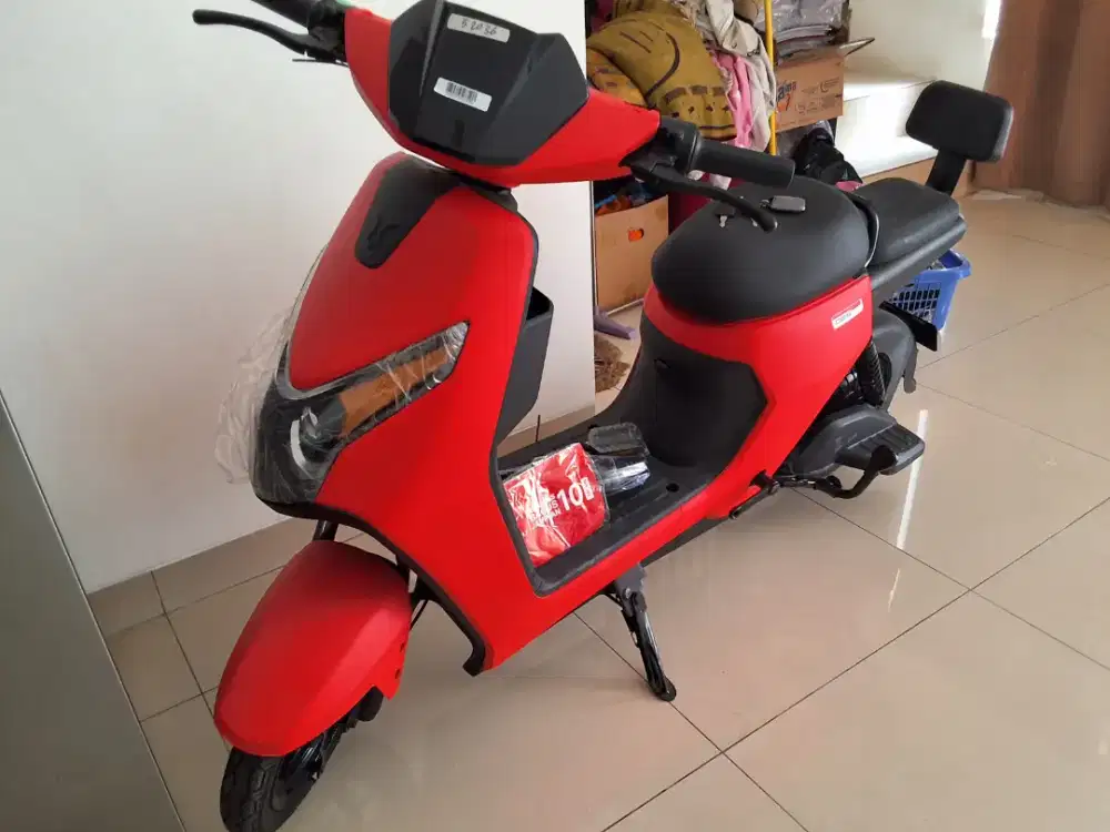Sepeda motor listrik