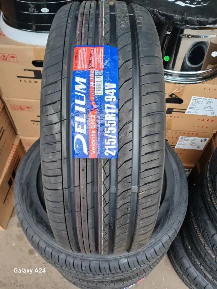 Ban delium velocita 215/55 R17 tahun 2025. Camry hrv brv