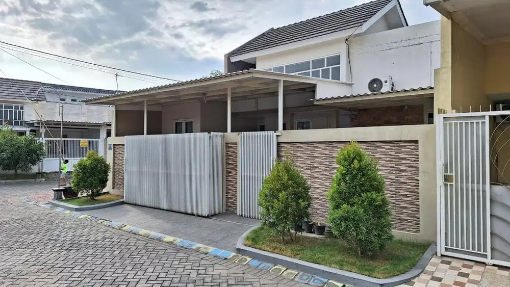 Rumah Sewa Strategis, Luas, Nyaman