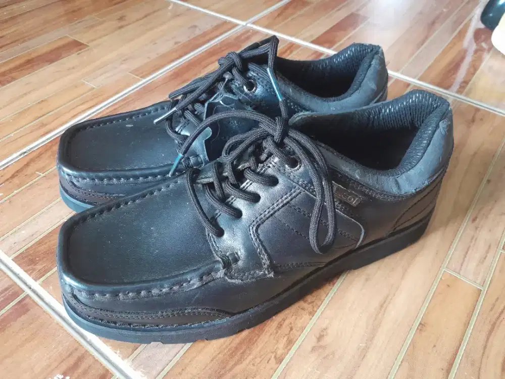 Sepatu kangol size 38