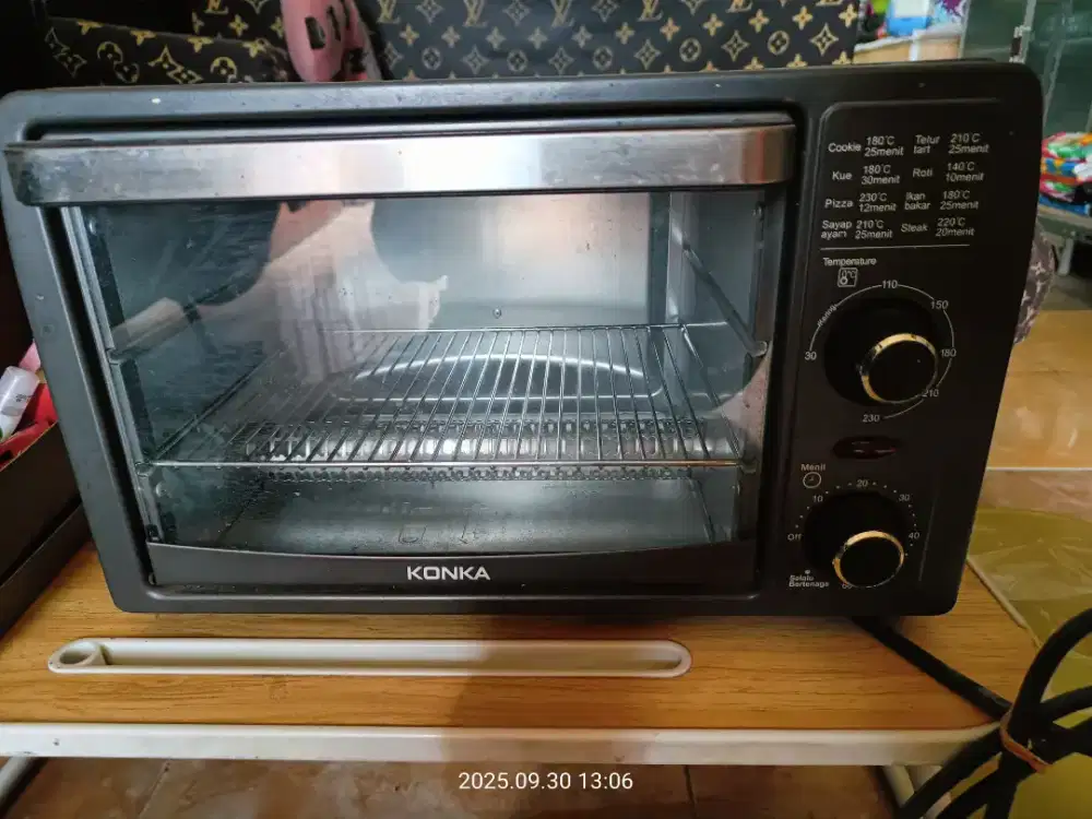 Mesin oven KONKA pemanggang penghangat daging kue