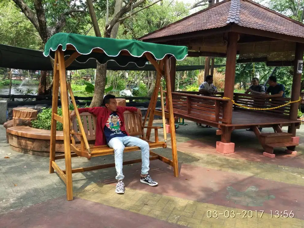 PIK GRADE B AYUNAN TAMAN KAYU JATI JAKARTA