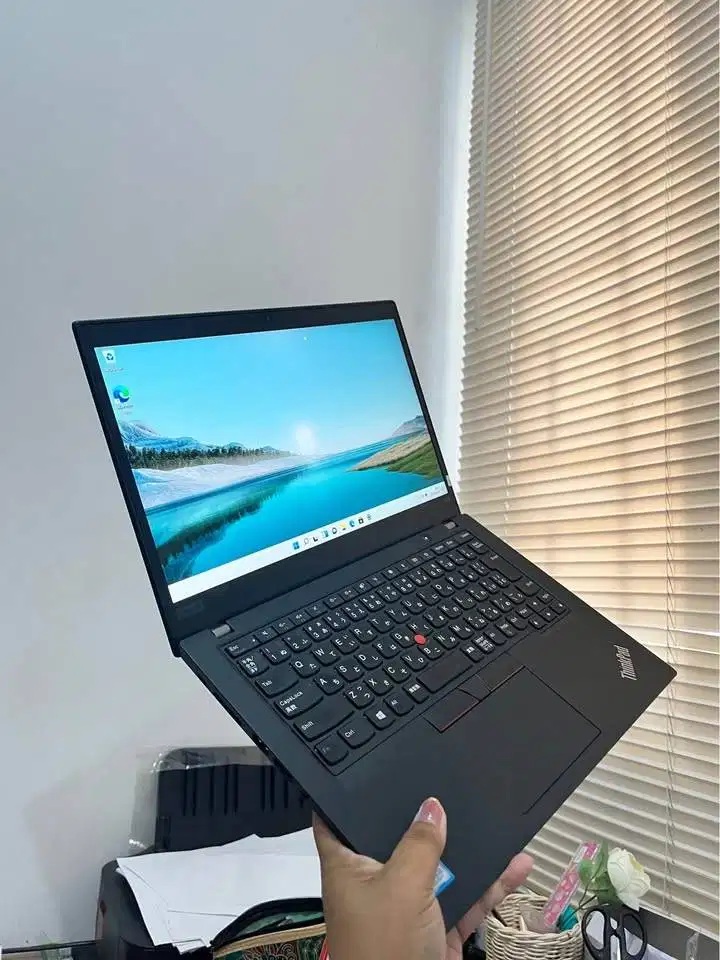 Laptop Lenovo Thinkpad X1 Core i5 Gen 8 Ram 8/256 SSD