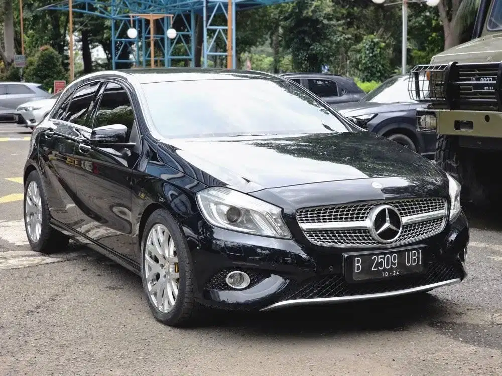Mercedes Benz A200 hatchback 2014 1.6 hitam