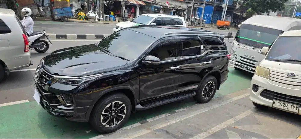 Toyota Fortuner Tahun 2022 MULUS KM RENDAH