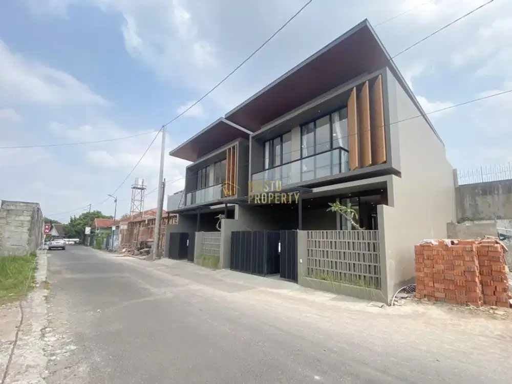RUMAH 2 LANTAI, FULL FURNISHED LOKASI PREMIUM DEKAT TUGU KOTA JOGJA