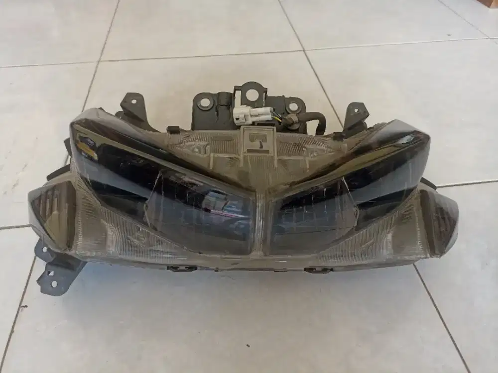 Headlamp aerox 155/aerox old