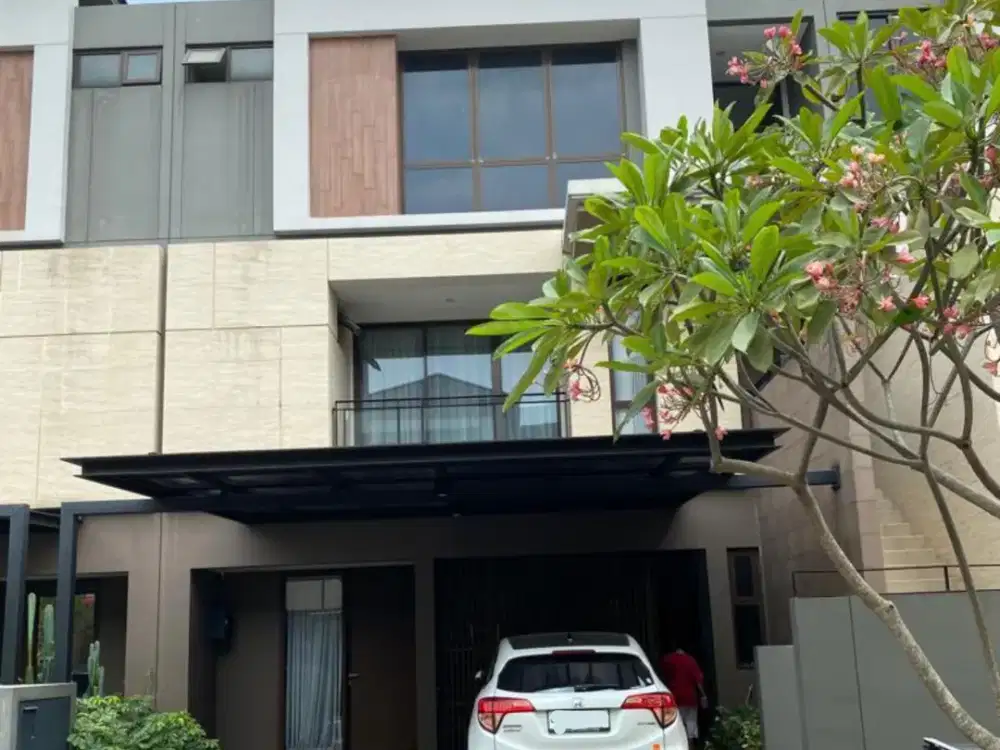 DIJUAL! RUMAH 3 LANTAI SEMI FURNISHED THE ZORA DI KAWASAN STRATEGIS BSD