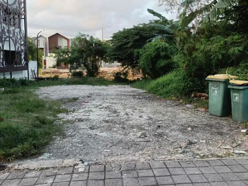 Tanah sewa terletak di Brawa dekat dgn Atlas beach