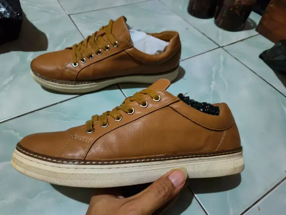 Sepatu Kulit Eropa Elcanto size 43 bukan bally fred perry