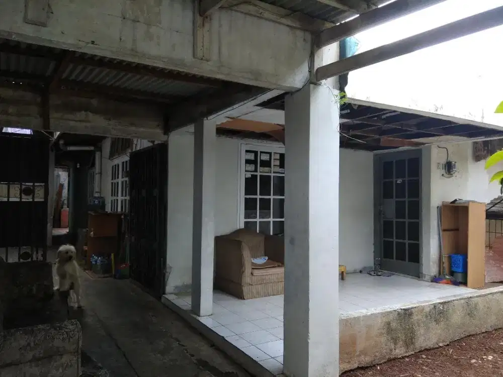 Rumah Tua Hitung Tanah daerah Cidodol, Komp. Sekneg Baru.TURUN HARGA