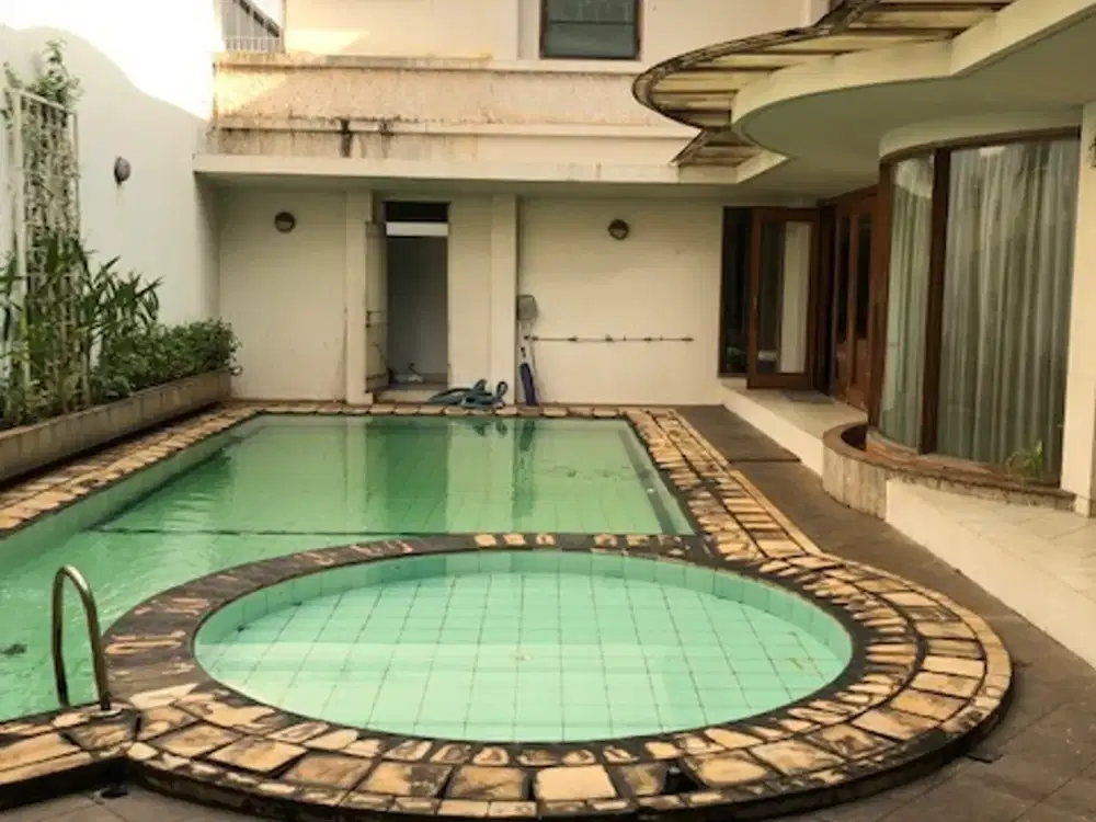 Jual rumah siap huni di Pondok Indah, lokasi prima Metro Alam