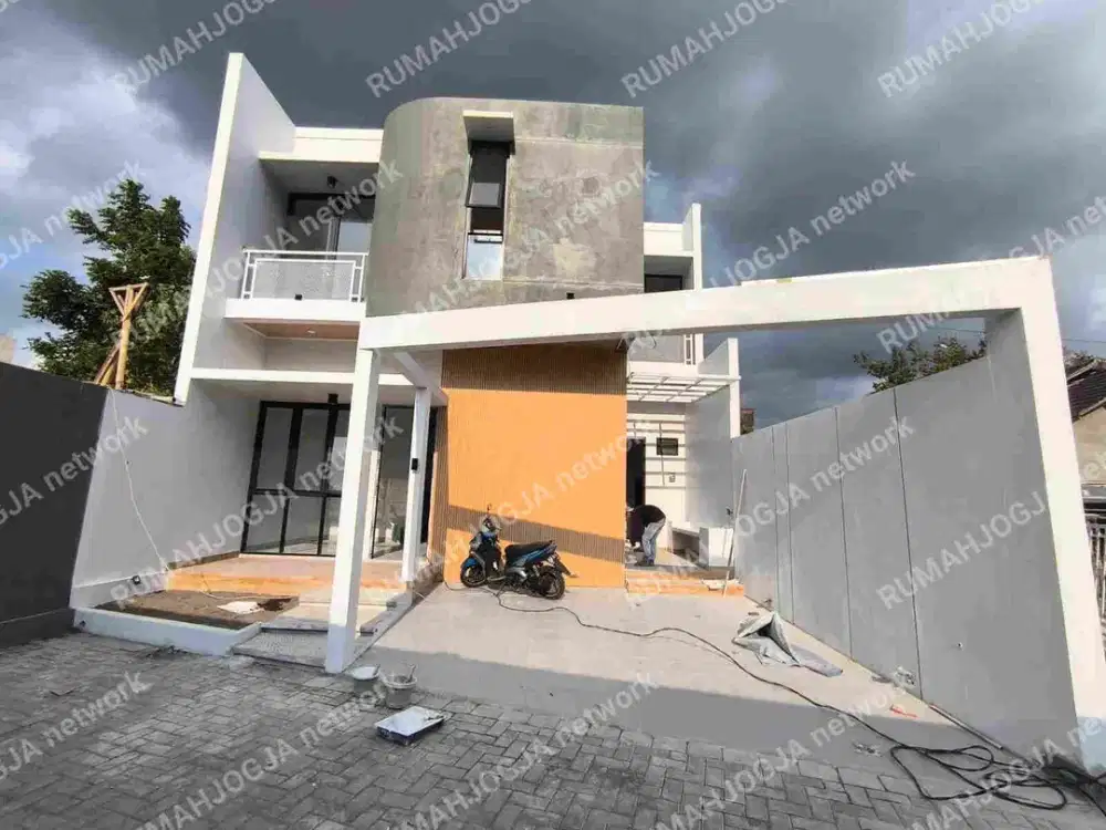 Rumah 2 Lantai Modern 3 Kamar tidur 3 Kamar mandi dekat Sleman City Hall