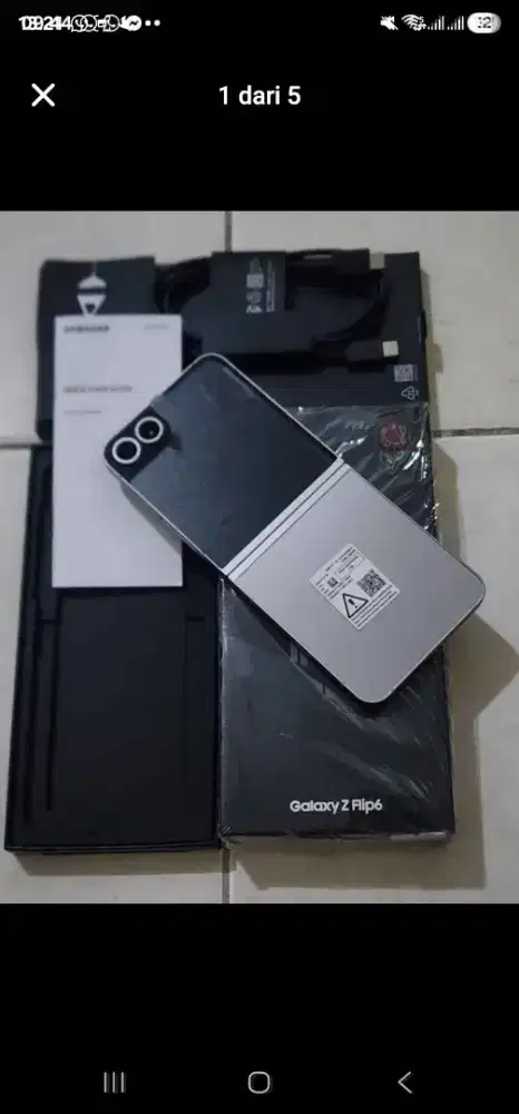 Samsung Z flip 6 5G 12/256Gb, warna Silver SEIN,kondisi 99,9% Sempurna