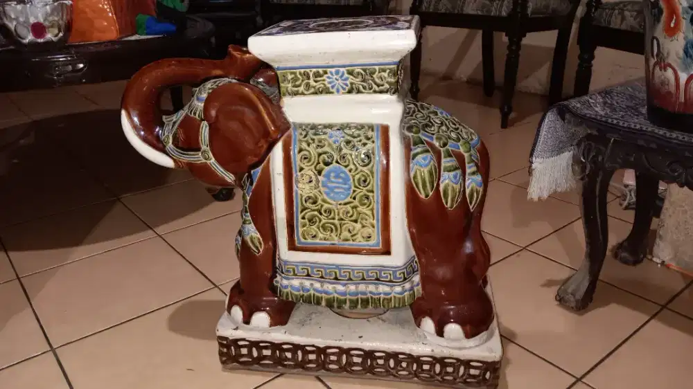 Patung gucci asli thailand