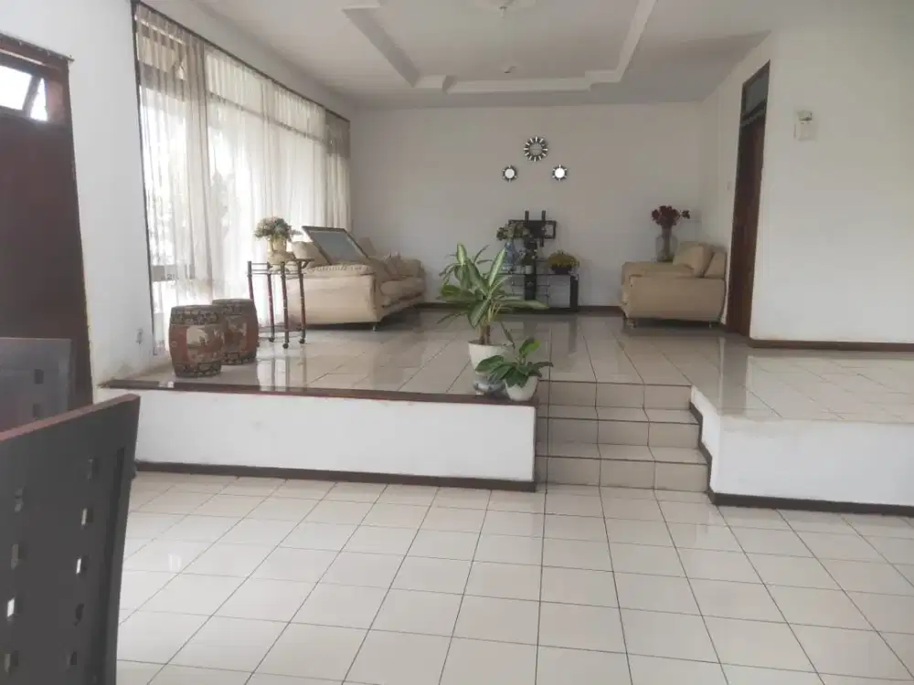 DIJUAL CEPAT RUMAH TERAWAT SIAP HUNI LINGKUNGAN NYAMAN & ASRI DI KOMPLEK ELITE BATUNUNGGAL INDAH HARGA TERBAIK