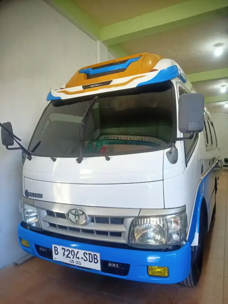 Minibus Toyota Dyna 2017