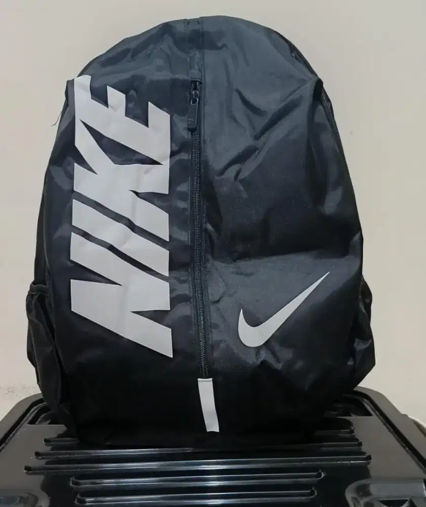 Tas Nike Backpack Ori
Dimensi : 47 x 36
Warna : Hitam
