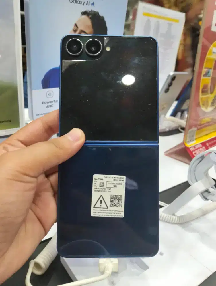 Samsung galaxy z flip7 ram 12/256