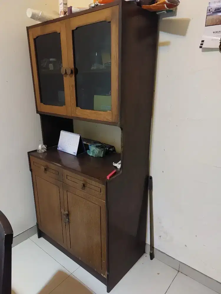 Bufet makan bekas jati