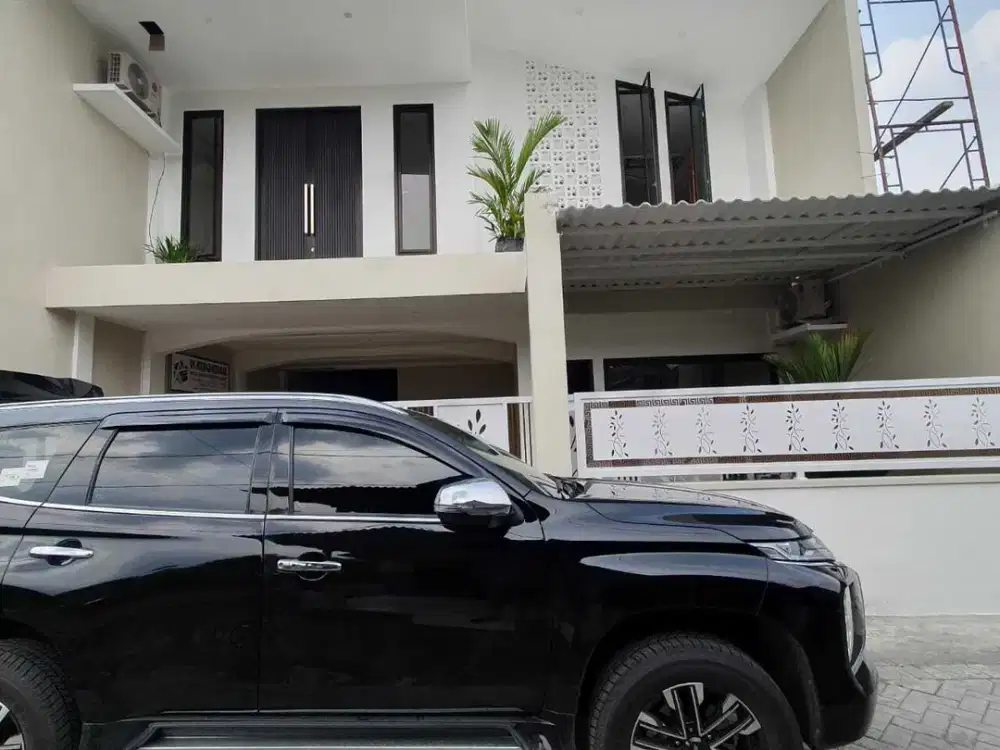 Dijual Rumah 2 Lantai,  1 KT , 2 KM Luas 243M² SHM