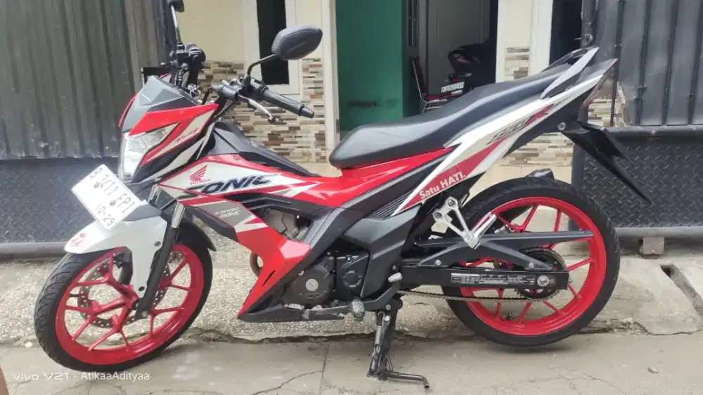 Honda sonic 150R