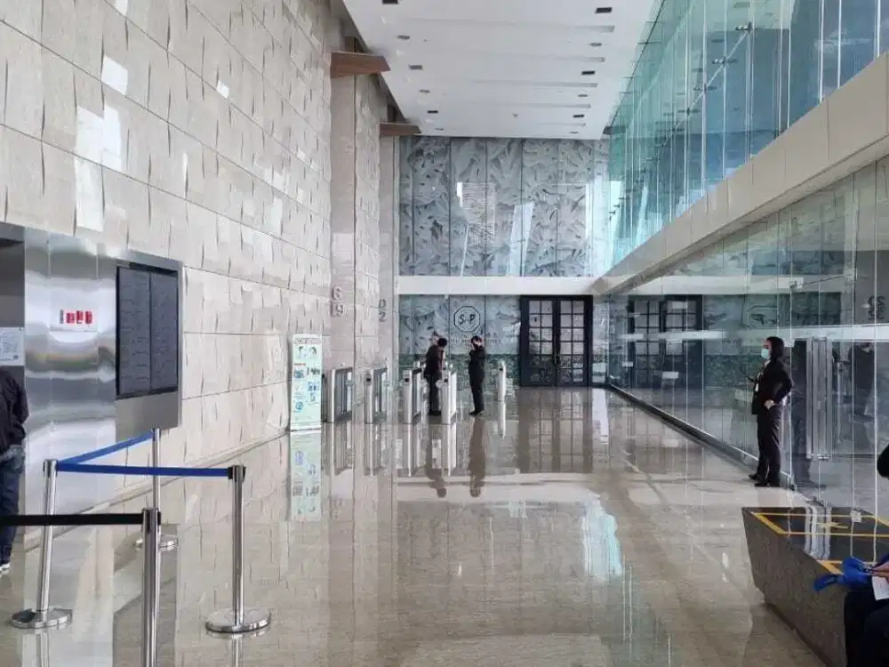 Disewakan unit kantor 150 + 100m2 di Alamanda Tower di depan tol JORR