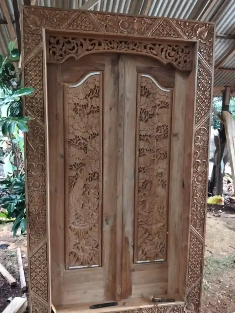 Gapura gebyok minimalis gebyok ukir Jawa material bahan kayu jati
