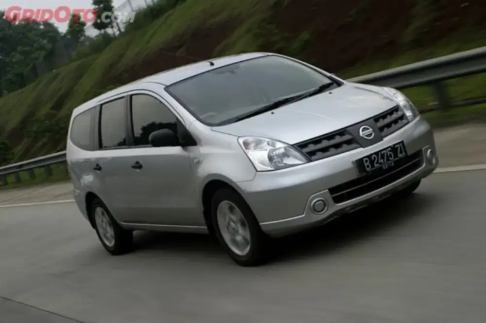 JUAL BEMPER + GRIL LIVINA SV 2010 (Bekas)