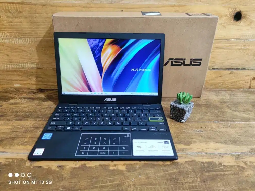 ASUS VivoBook 11 E210KA Intel N4500U RAM 8GB SSD 128GB Garansi ON