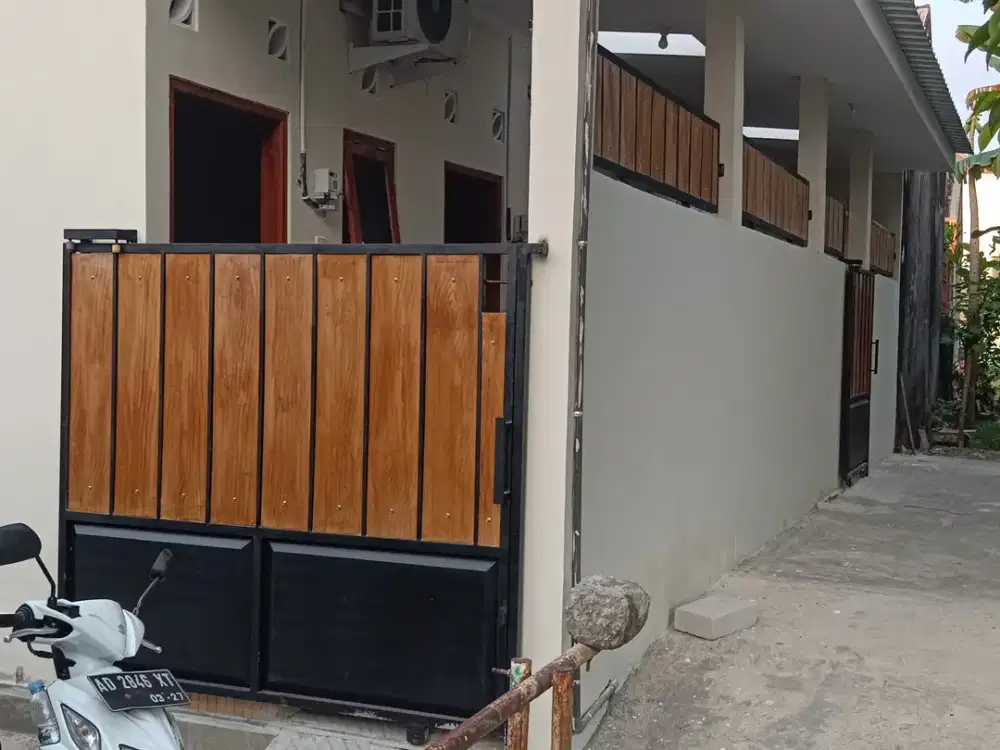 DIJUAL KOS AC KARTOSURO L 64 M 3 KAMAR