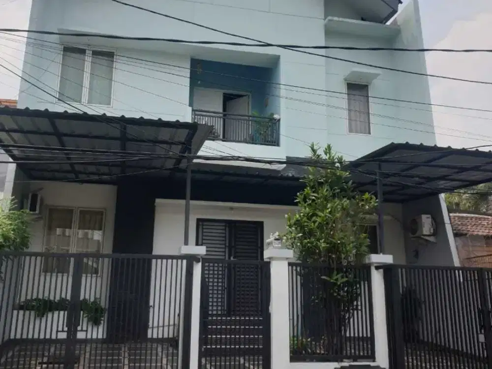 Dijual Rumah Usaha Kos-Kosan, 2 Lantai, Kelapa Gading