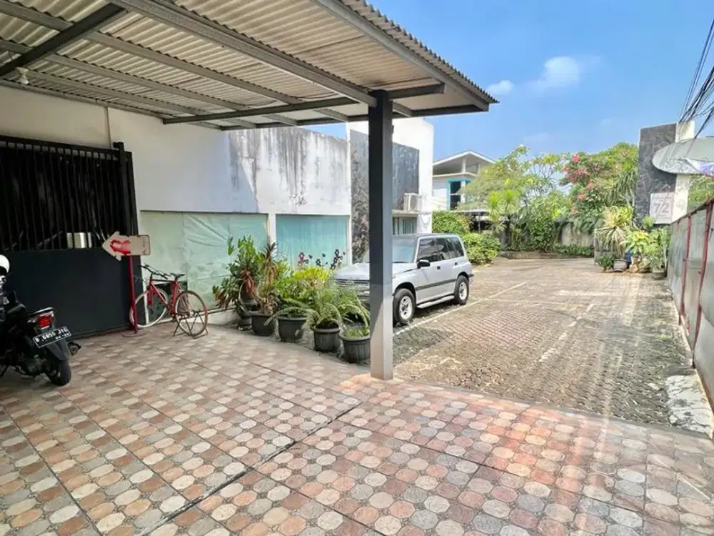 JUAL RUMAH CANTIK 2LANTAI & PUNYA LAHAN PARKIR LUAS JAKARTA SELATAN