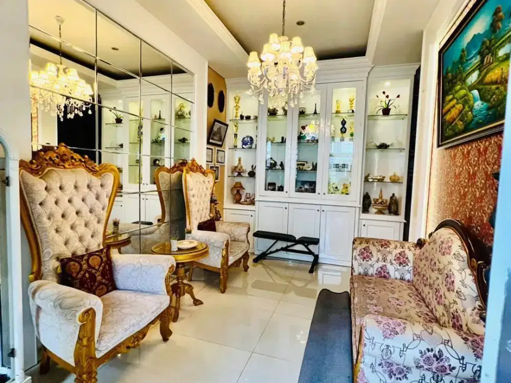 KAWASAN ELITE SURABAYA TIMUR Dijual Rumah Pakuwon City Full Furnish