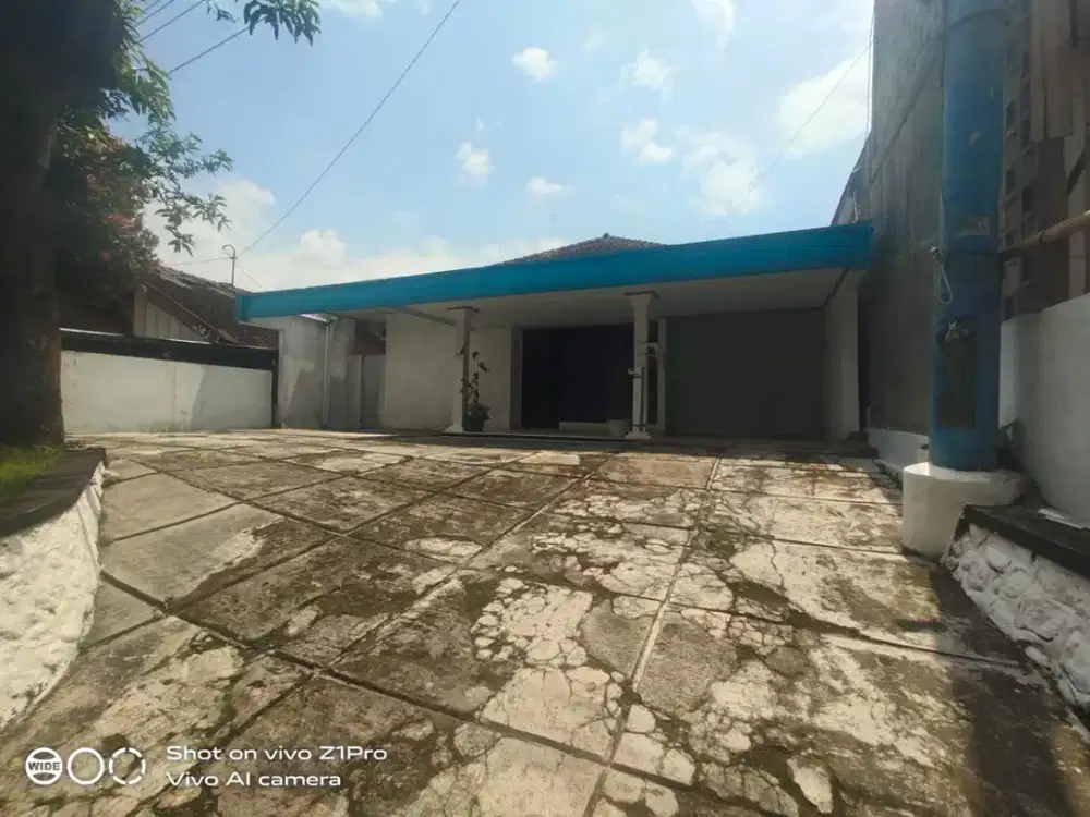 Rumah Terawat Halaman Luas Lokasi Strategis Jarak 600 Meter Ke Stasiun