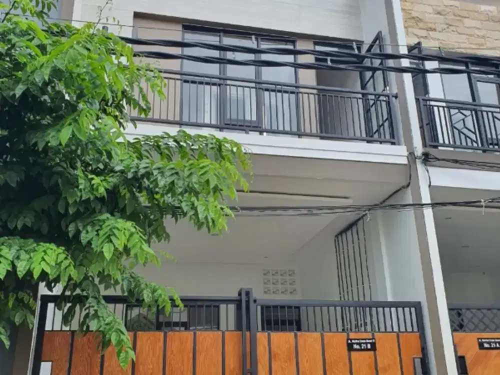 LARIS RUMAH KOST SIAP HUNI 10 KAMAR LETAK STRATEGIS