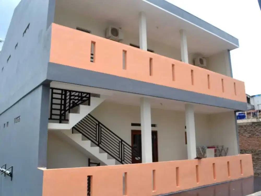 RUMAH KOST 3 LANTAI Terletak di Jl. Bendungan Hilir, Jakarta Pusat.