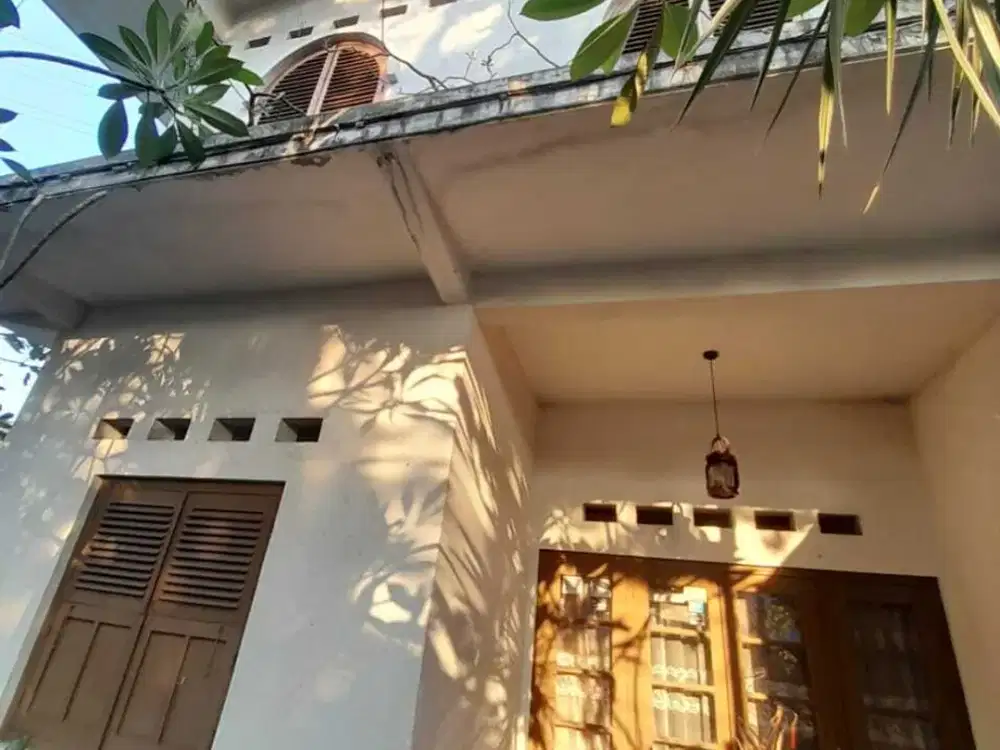 DIJUAL RUMAH HITUNG TANAH COCOK BUAT KOS2AN LOKASI STRATEGIS DI BENHIL