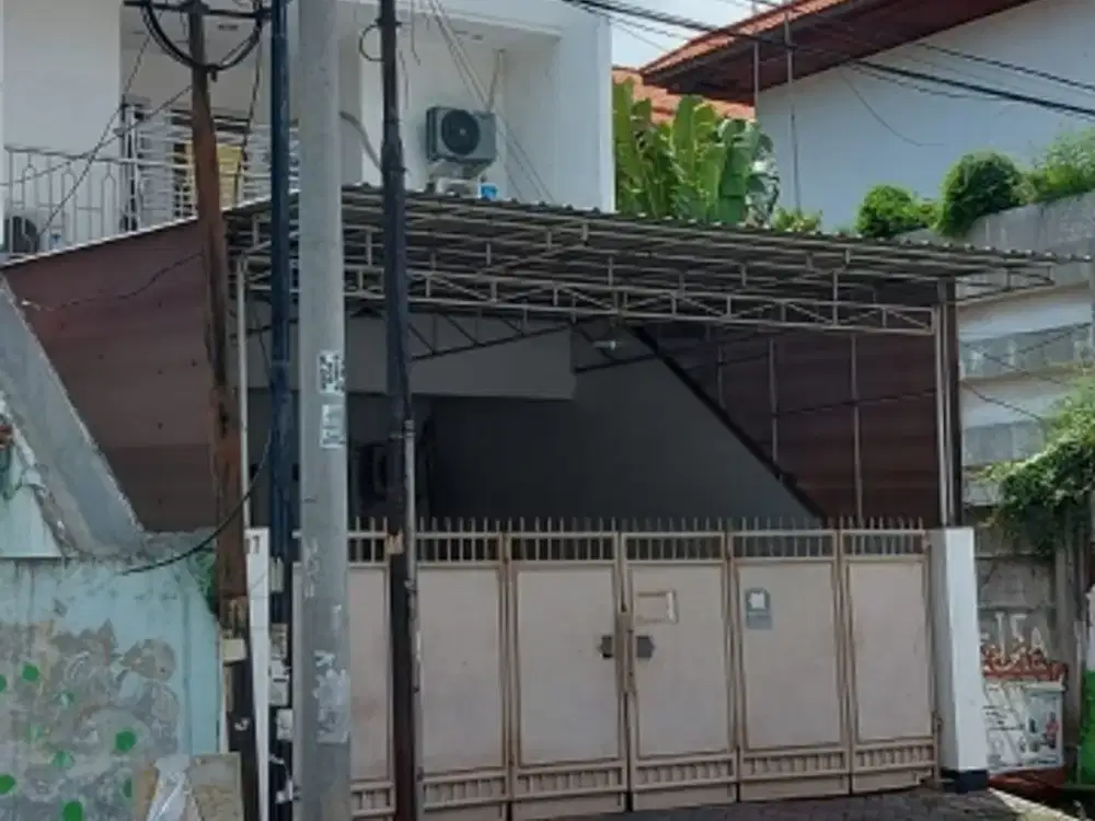 Dijual Rumah Usaha Kost-Kosan Jln Embong Blimbing